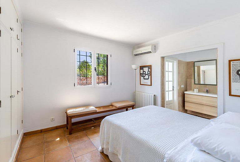 Sclahfzimmer Doppelbett Bilder Heizkörper Lampen