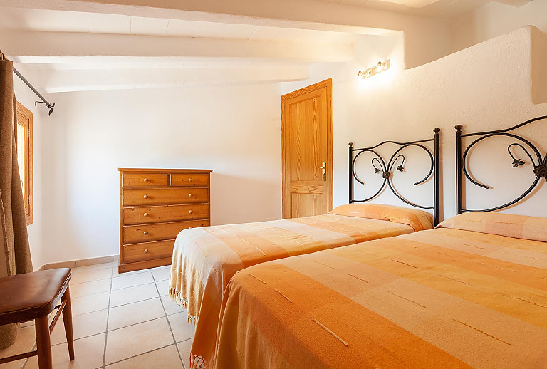 Schlafzimmer Betten Stuhl Kommode