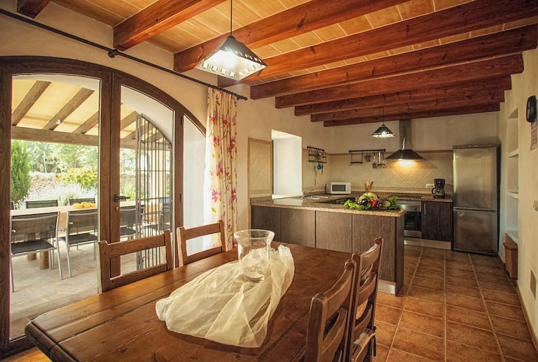 Esstisch Terrasse Tür Kühlschrank