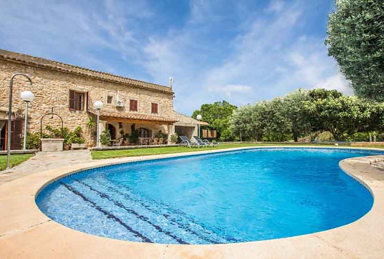 Finca Mallorca Buger 6 Personen Grundstück