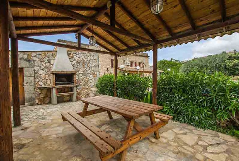 Finca Mallorca Buger 6 Personen Grill