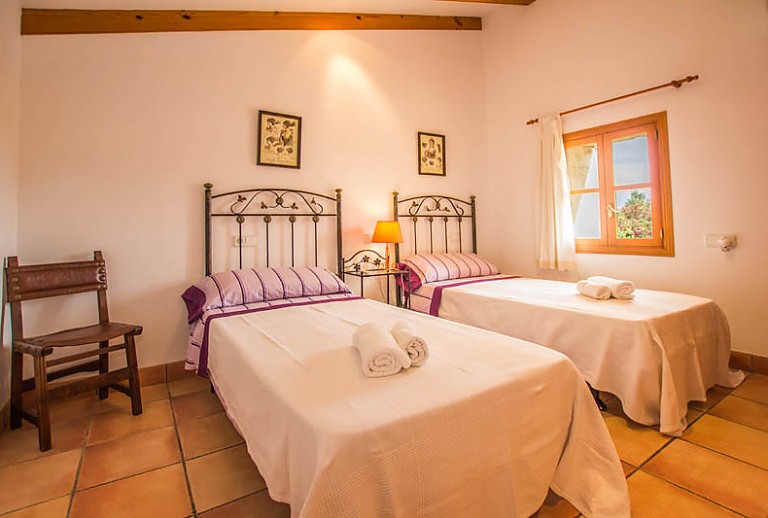 Finca Mallorca Buger 6 Personen Schlafzimmer