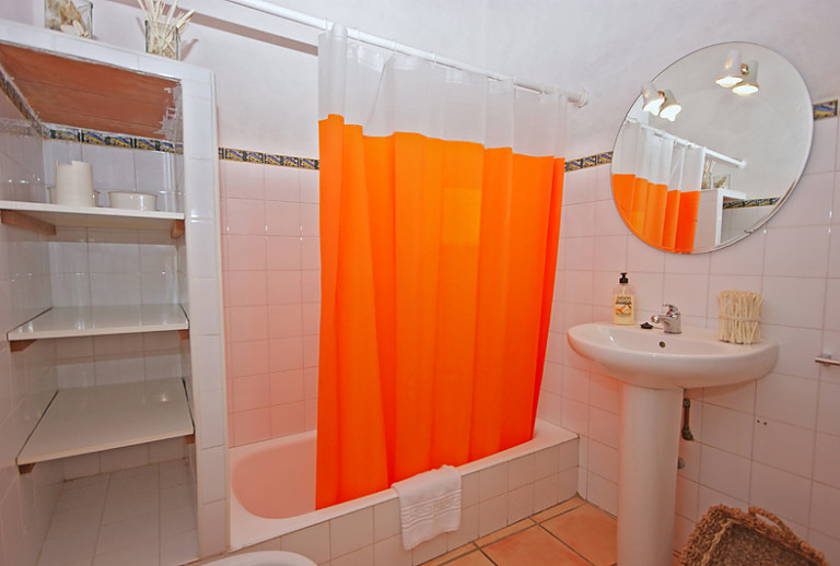 Bad Wanne Regal Spiegel Waschbecken