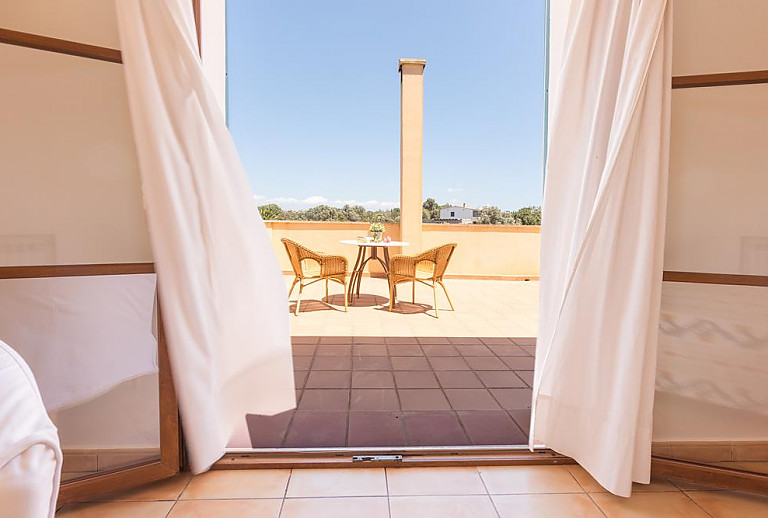 Zugang zum Balkon vom Schlafzimmer