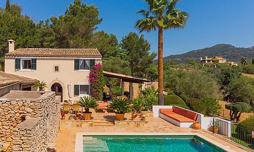 Finca mit Pool und Garten