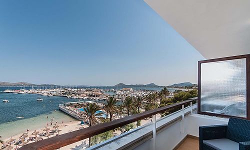 Ferienwohnung mit Balkon und Meerblick
