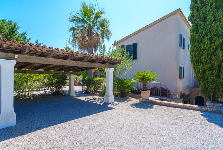 Parkplatz neben der Finca