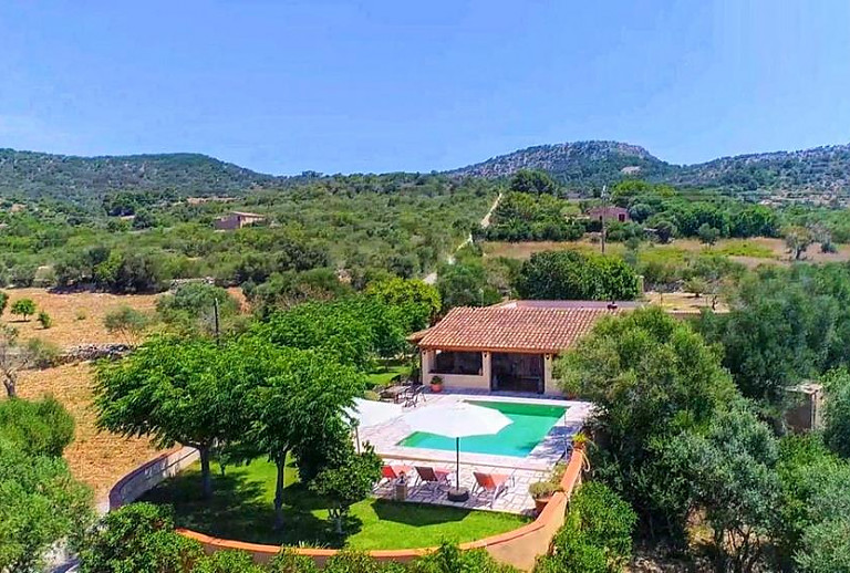 Luftaufnahme der Finca und der Umgebung
