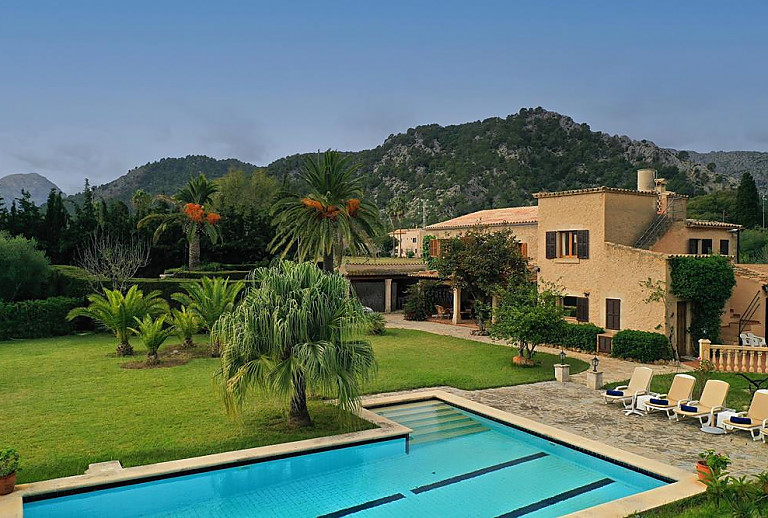 Grundstück mit Garten und Finca