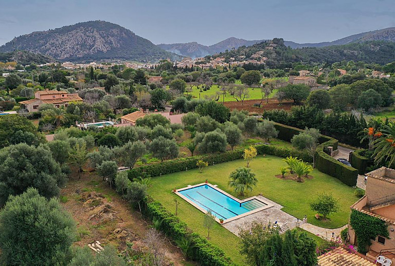 Luftaufnahme des Grundstücks und der Finca