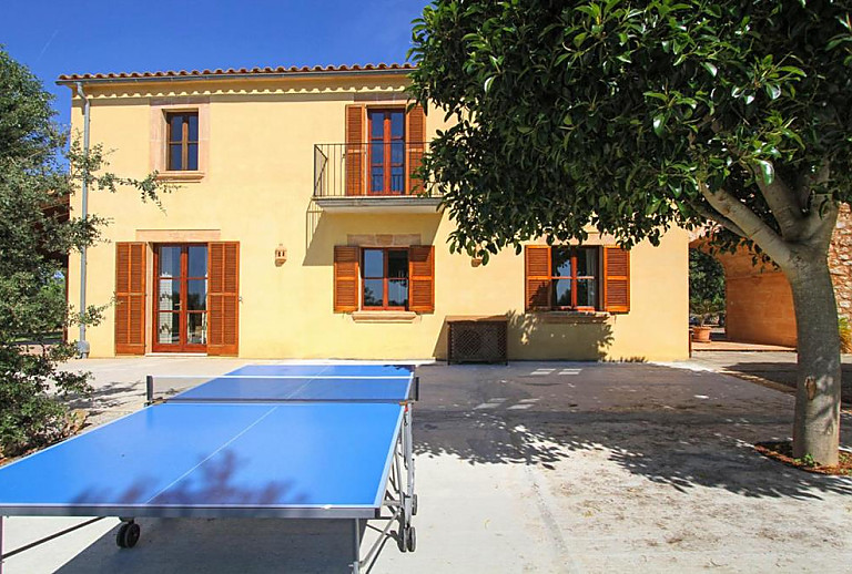 Tischtennisplatte vor der Finca