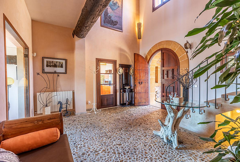 Eingang und Treppe zur Finca