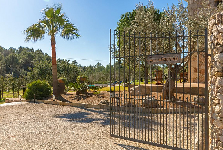 Gartentor zum Grundstück der Finca