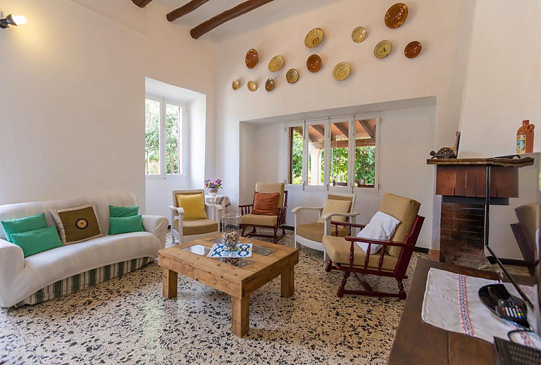 Wohnzimmer mit Sesseln und Couch