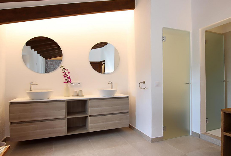 Waschtische mit Spiegel