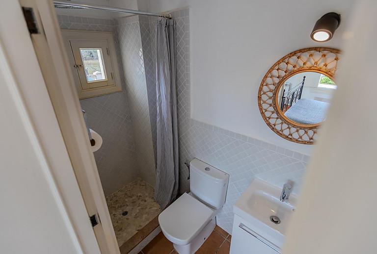 Bad mit Dusche und WC