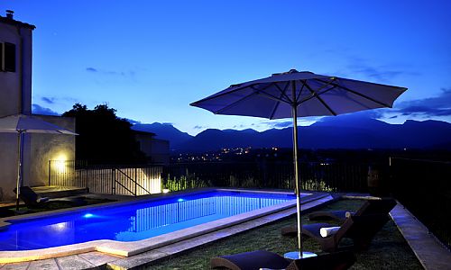 Abendhimmel Beleuchtung Garten Pool Sonnenschirm